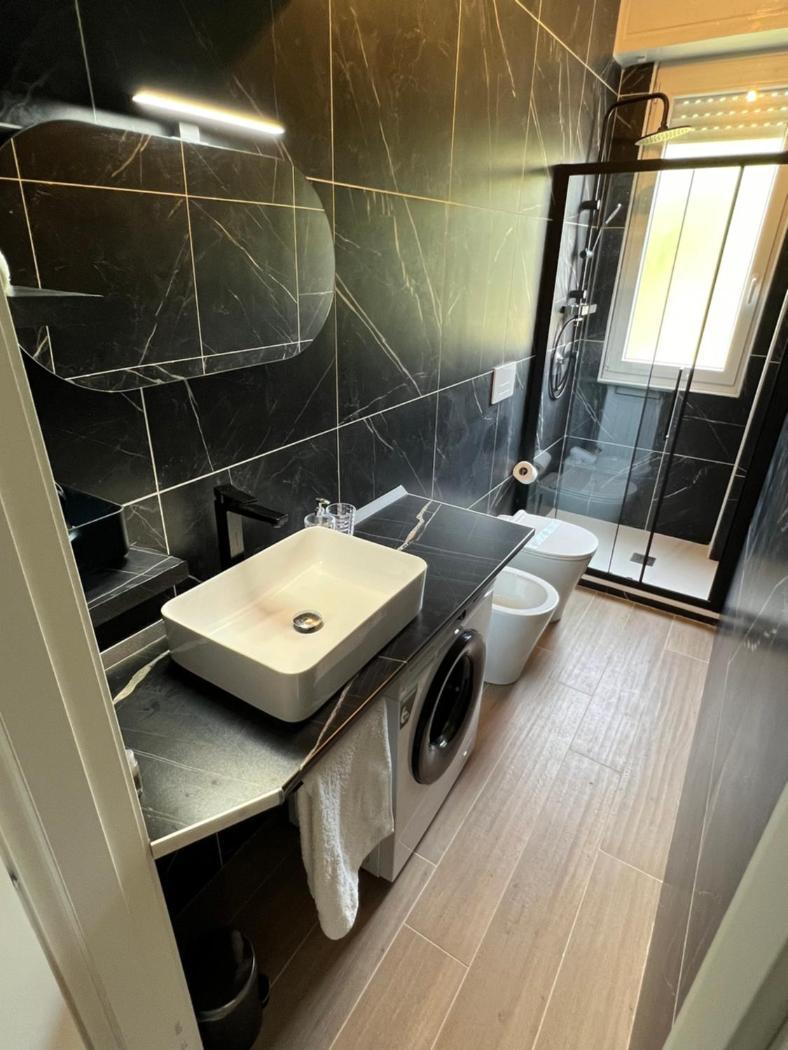 Apartament Moderno Ed Elegante Loft Con Balcone Mediolan Zewnętrze zdjęcie
